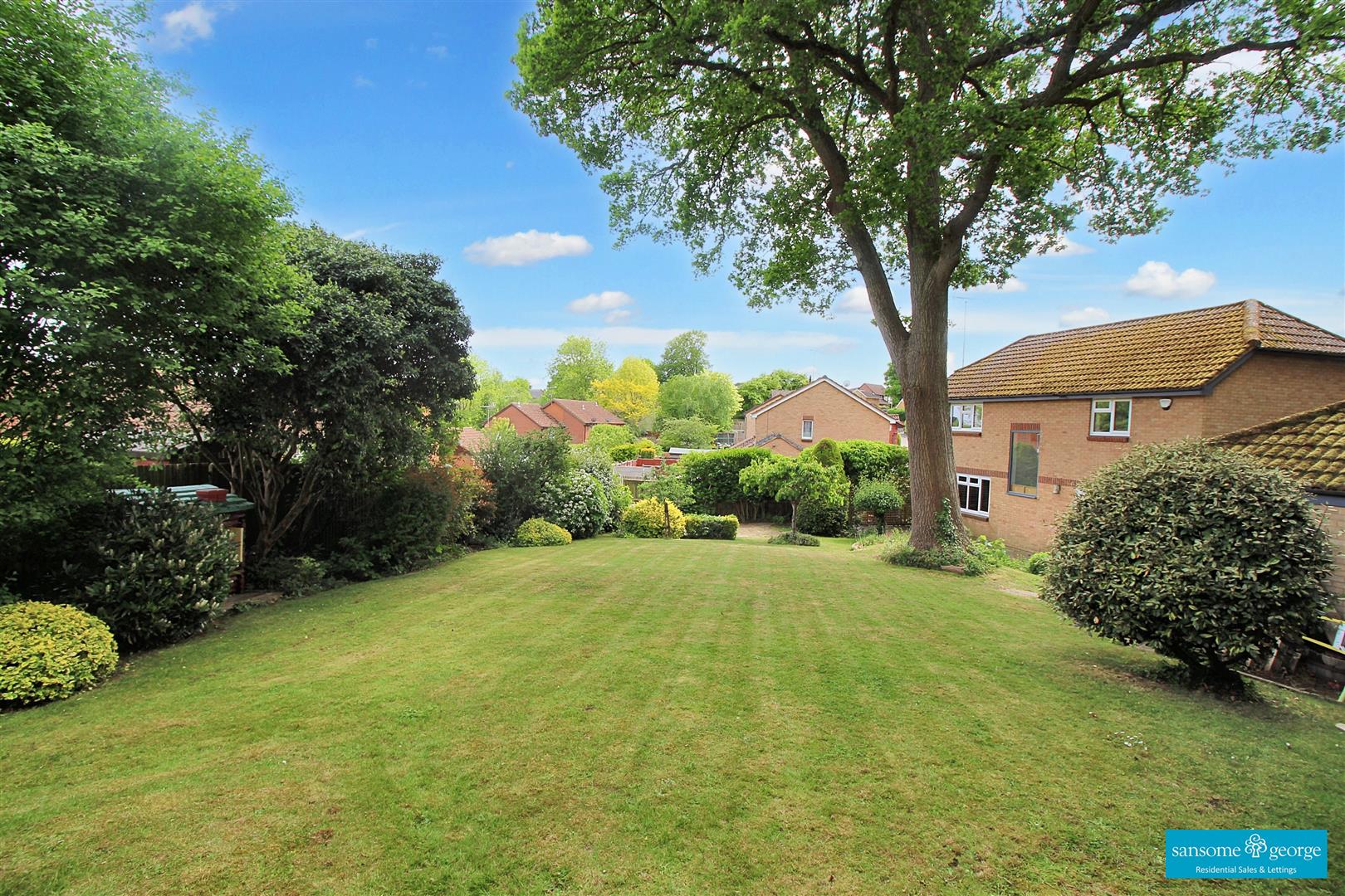 Huscarle Way, Tilehurst, Reading